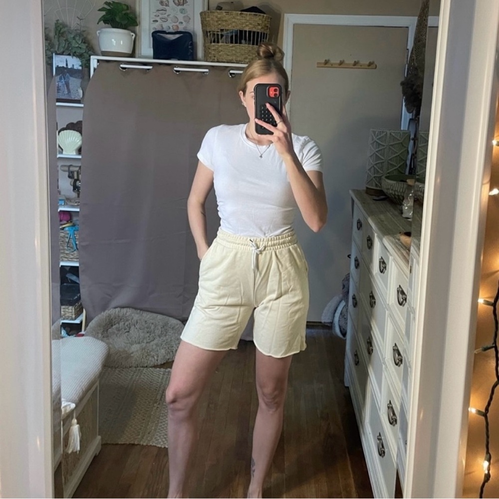 Forever 21 beige long dad shorts elastic waist